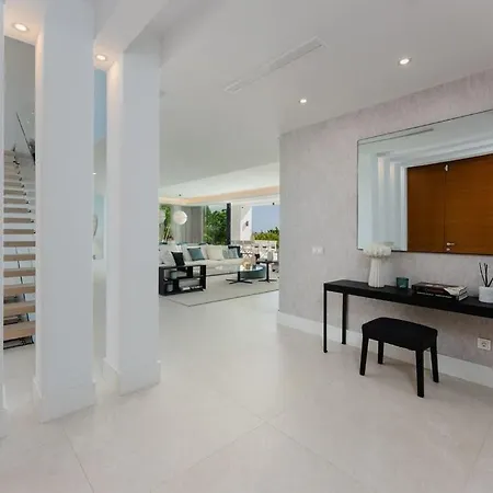 Exclusive Chalet Gitana אסטפונה